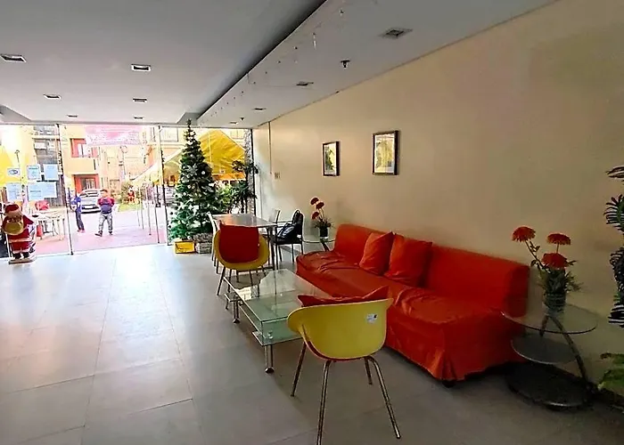Hotel Daniel's Rendezvous Crib Manila