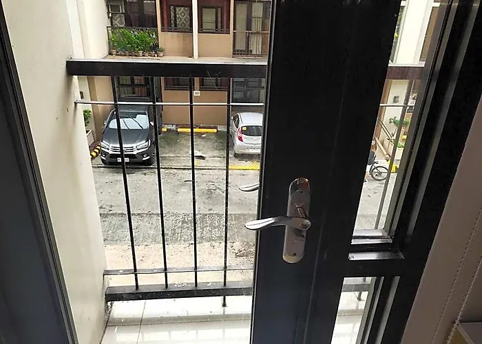 Daniel's Rendezvous Crib Hotel 3*
